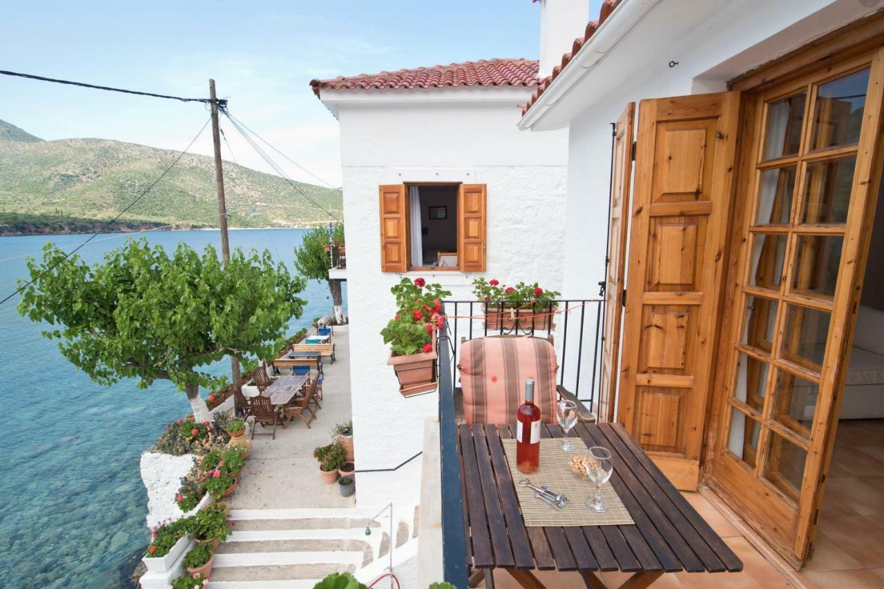Mouragio Hotel Kiparission Exterior photo