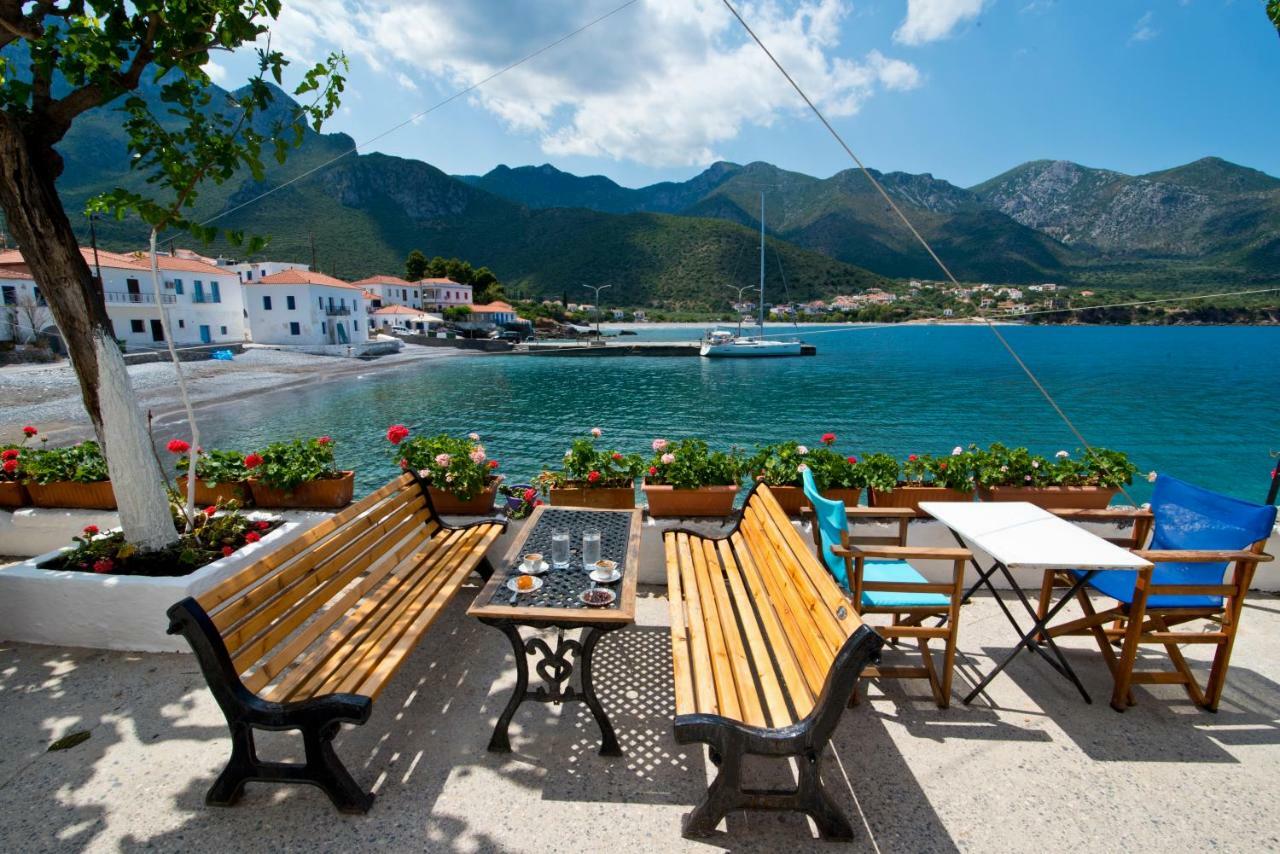 Mouragio Hotel Kiparission Exterior photo